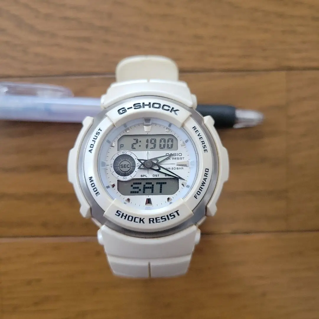 お値下げ G-SHOCK ホワイト デジタル腕時計 G-300LV-7AJF Amazon.co.jp: [カシオ] 腕時計 ジーショック 【国内正規品】 G