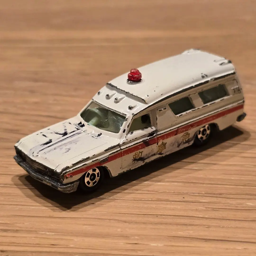 トミカ 赤箱 日本製 40 TOYOTA 救急車 クラウン 絶版 鬼クラ