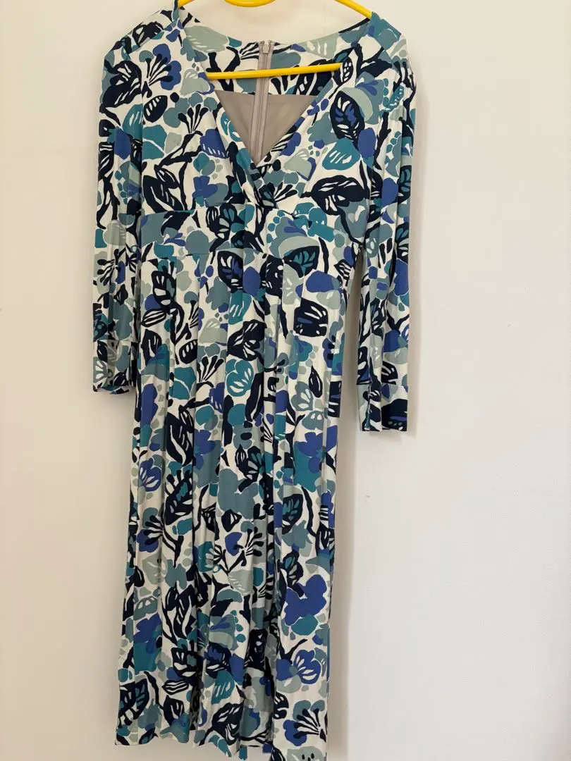 Thumbnail of Barneys New York Blue Floral Print Long Sleeve Dress