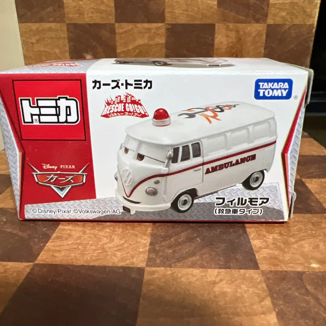 廃盤品　カーズトミカ　フィルモア　救急車タイプ　ルイジ　消防車タイプ カーズ トミカ C-39 ルイジ(救急車タイプ)｜カーズ トミカ｜限定