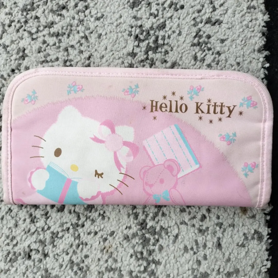 Thumbnail of Hello Kitty pouch, pink