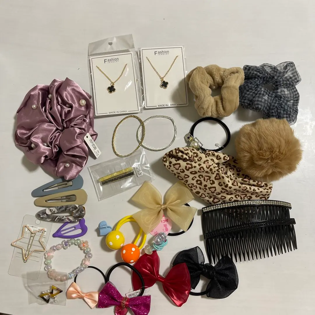 Thumbnail of Hair accessory set