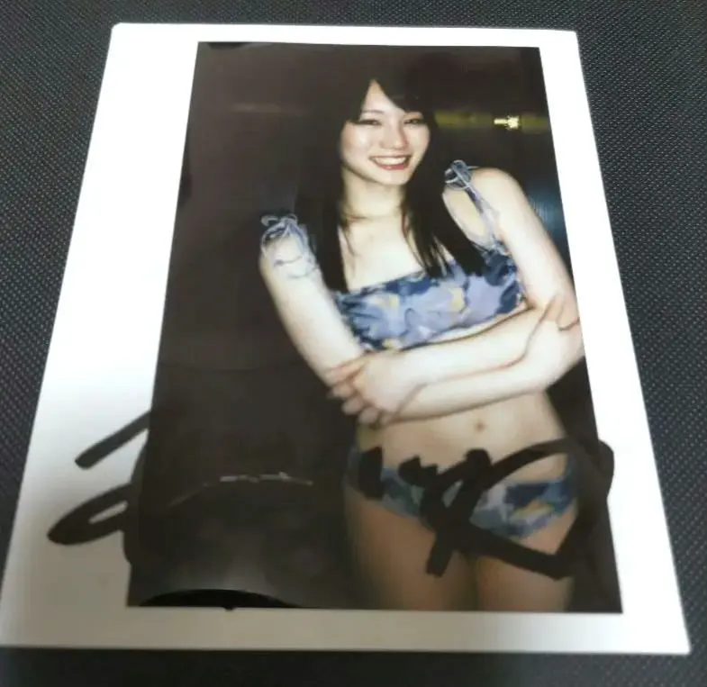 Thumbnail of Airi Suzumura Wide Cheki (with signature)