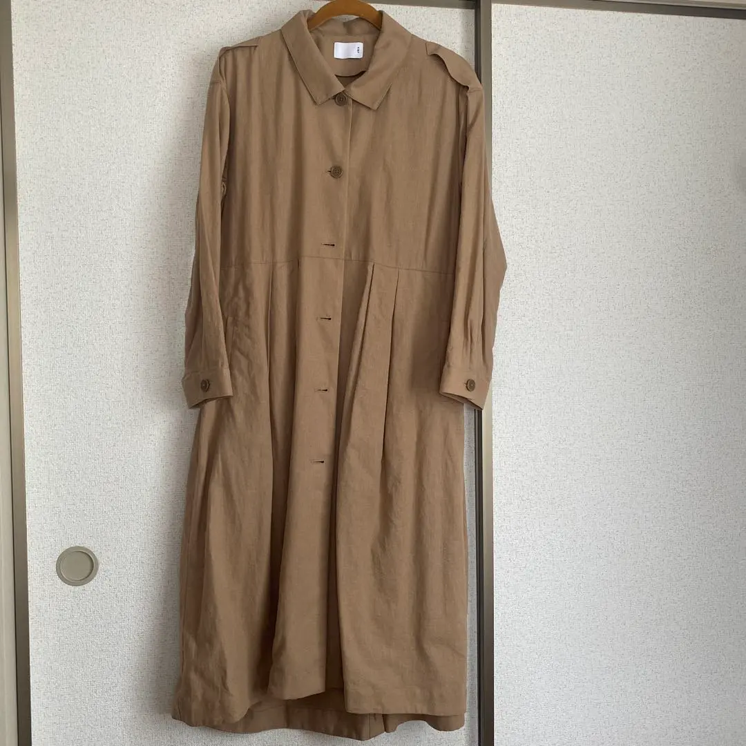 Thumbnail of Beige trench coat, long sleeves
