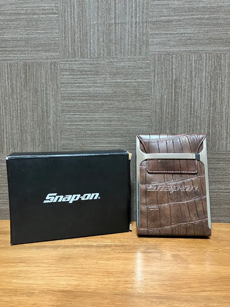 Snap-on クロコダイル型押し　葉巻セット　シガーホルダー&アッシュ Snap-on クロコダイル型押し 葉巻セット シガーホルダー