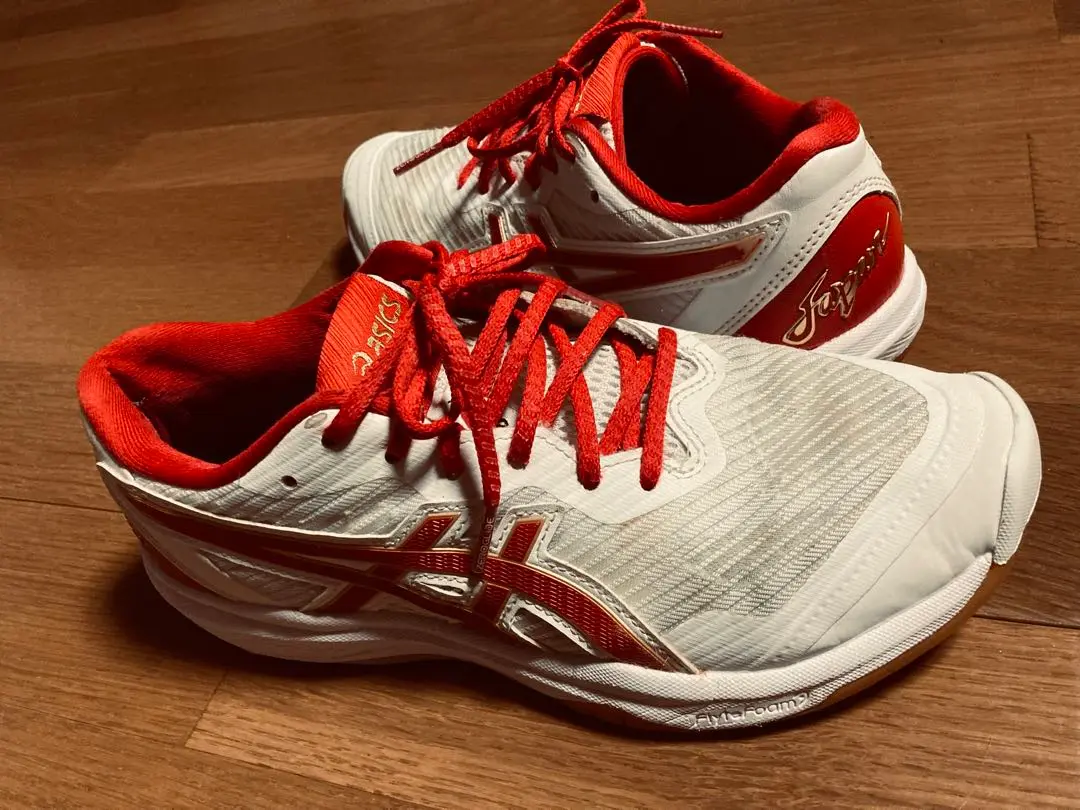 アシックス ローテジャパンライト 23㎝ホワイト×トゥルーレッド アシックス（ASICS）（メンズ、レディース）バレーボール