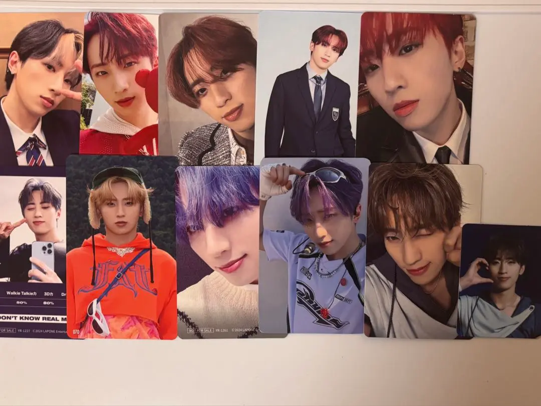 Thumbnail of INI Fengfan Xu (許豊凡) trading card set