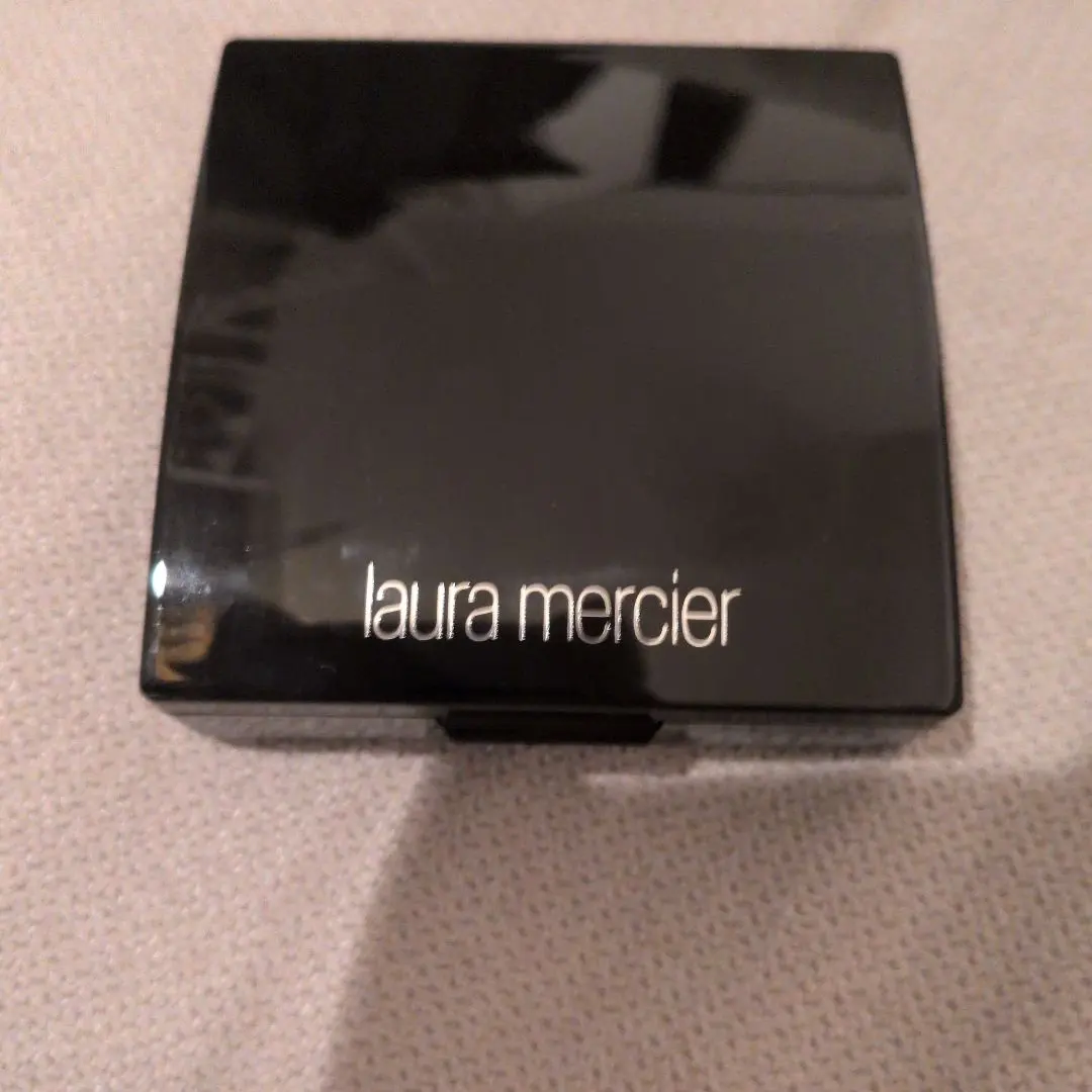 Thumbnail of Laura Mercier Invisible Pressed Setting Powder