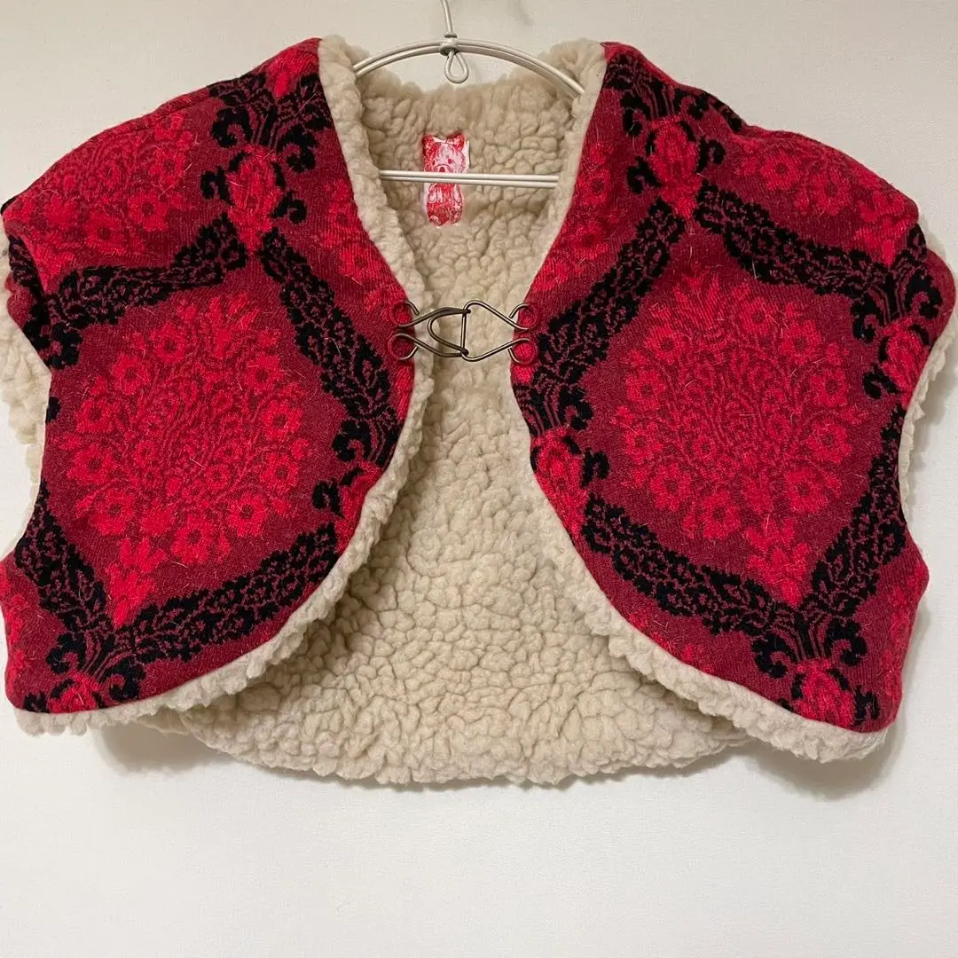 新品　ムチャチャ　刺繍　ベスト　あちゃちゅむ　ムチャチャ AHCAHCUM.muchacha - ムチャチャ あちゃちゅむ ジップアップ
