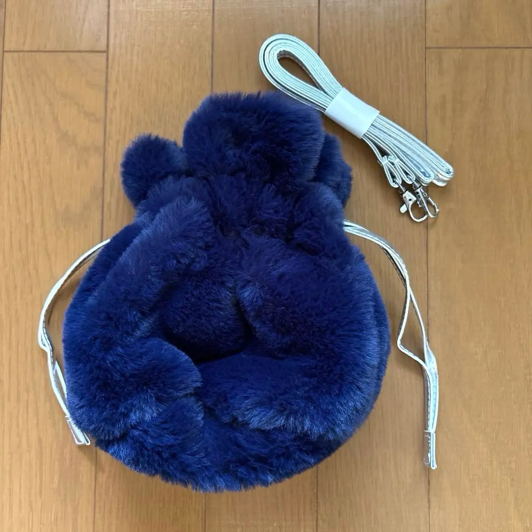 Thumbnail of Brand new, unused fur pouch / fur shoulder bag, 2-way