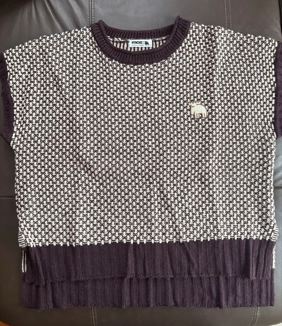 Thumbnail of moz knit vest