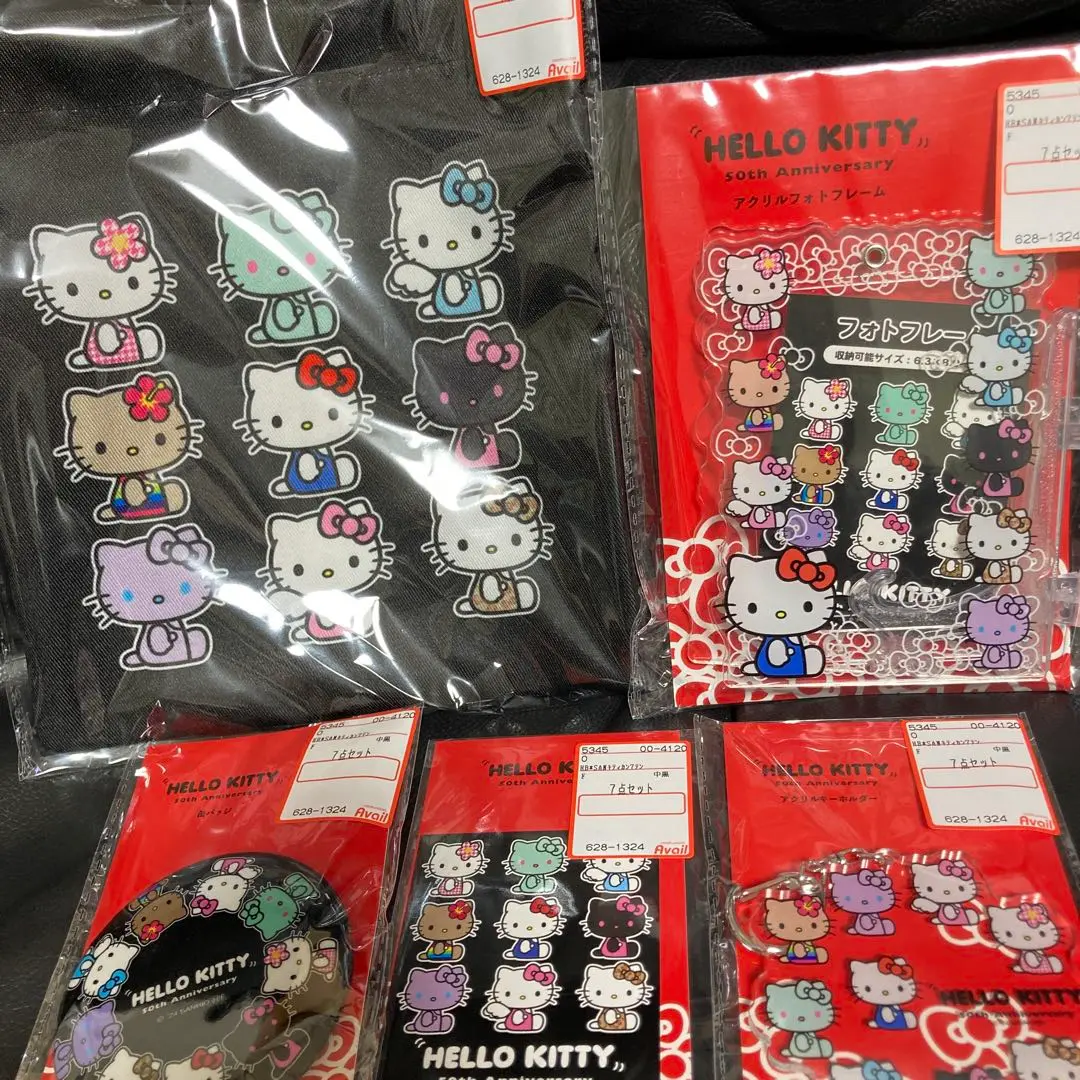 【新品未開封】ハローキティ　福缶　赤・黒セット　アベイル 新品未開封】ハローキティ 福缶 赤・黒セット アベイル - メルカリ
