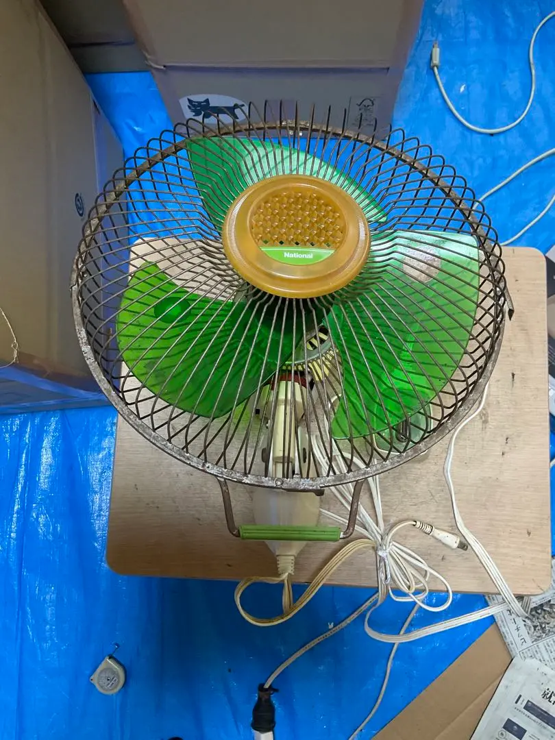 レトロ　壁掛け扇風機 手動ダイヤル式 3枚羽根 青 レトロ 壁掛け扇風機 手動ダイヤル式 3枚羽根 青 扇風機