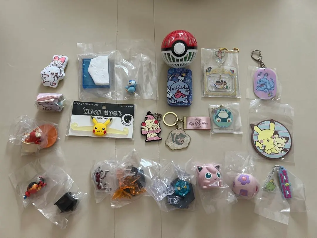 Thumbnail of Pokemon goods, set of 20