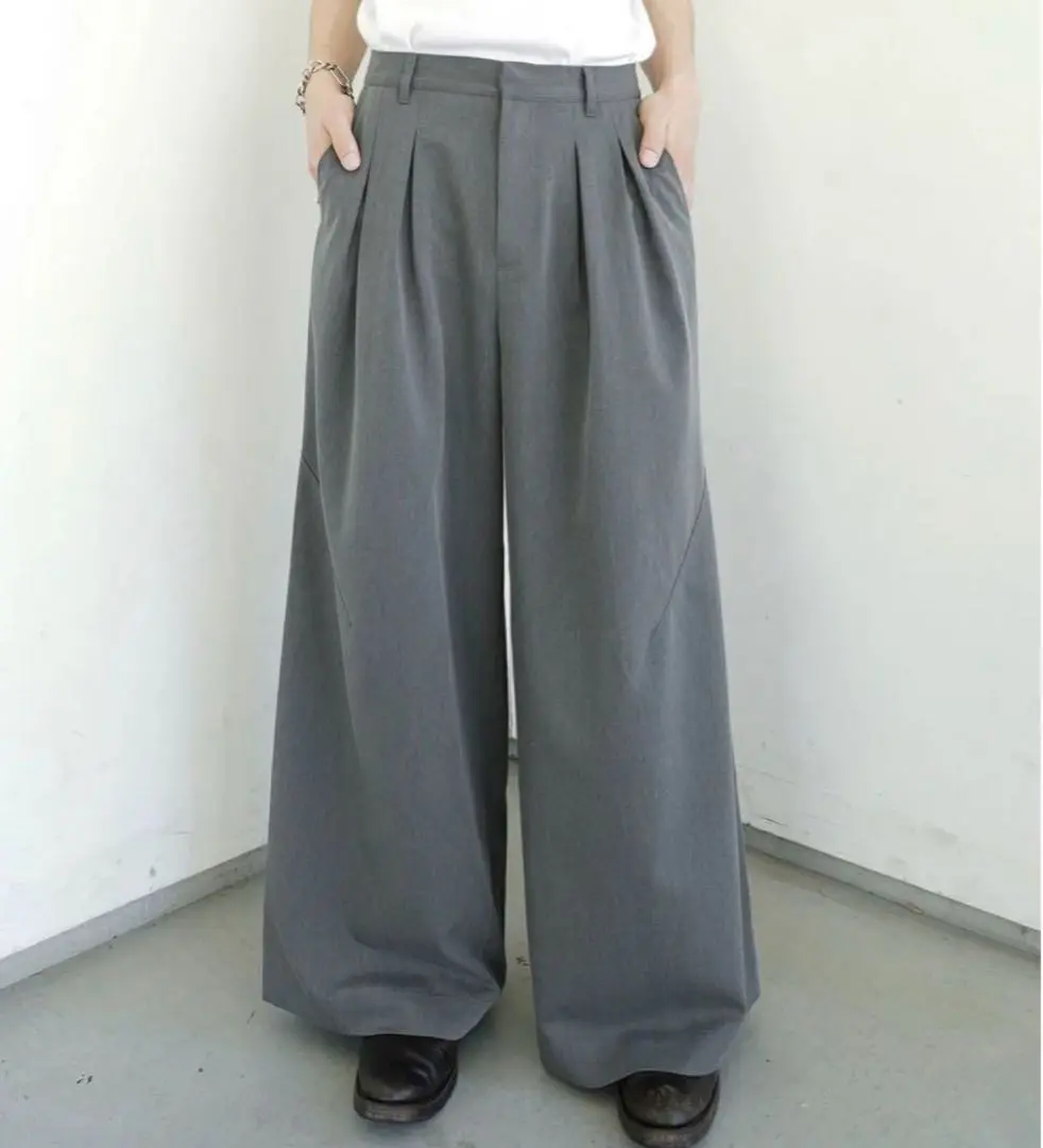 新品Camphor wood 2tuck super baggy slacks 2025年最新】2TUCK super baggyの人気アイテム - メルカリ