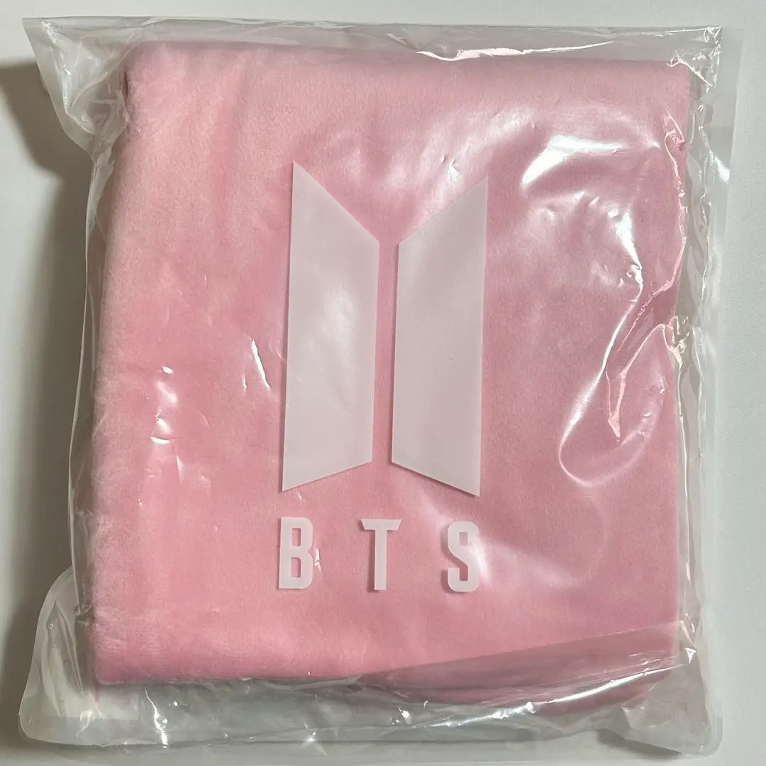 防弾少年団(BTS) - ラッキーボックス ブランケット♡クッション♡ホソクTシャツ 楽天市場】[menspanda] BTS V 着用 マンフェイス ジャイアント