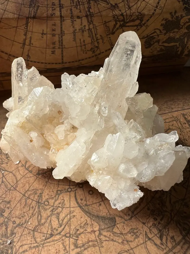 Thumbnail of Essence of Dragon Vein: Miyazaki Prefecture Crystal Cluster - Dragon Vein and Healing Light *Supporting Stray Cat Welfare