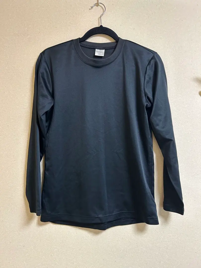 Thumbnail of Black long-sleeved cut-and-sew shirt