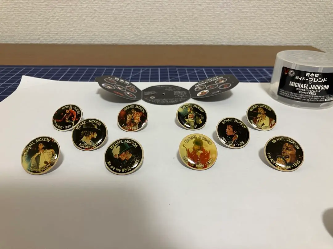 マイケルジャクソン&バブルス缶ペンケース1987年ライブでゲット。
