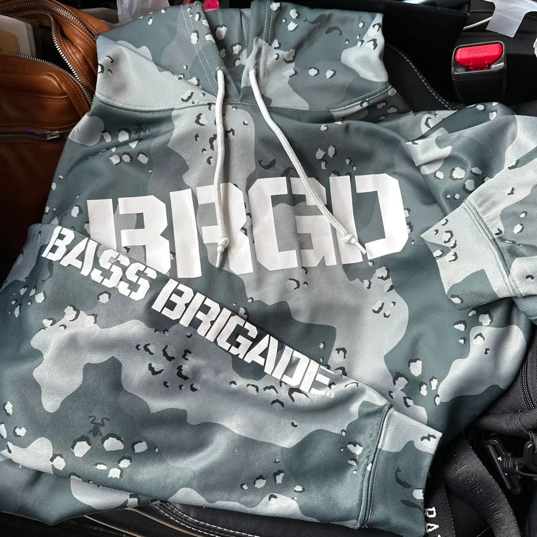 BRGD ドライフード付きパーカー グレー 雷デザイン BRGD ドライフード付きパーカー グレー 雷デザイン（バス