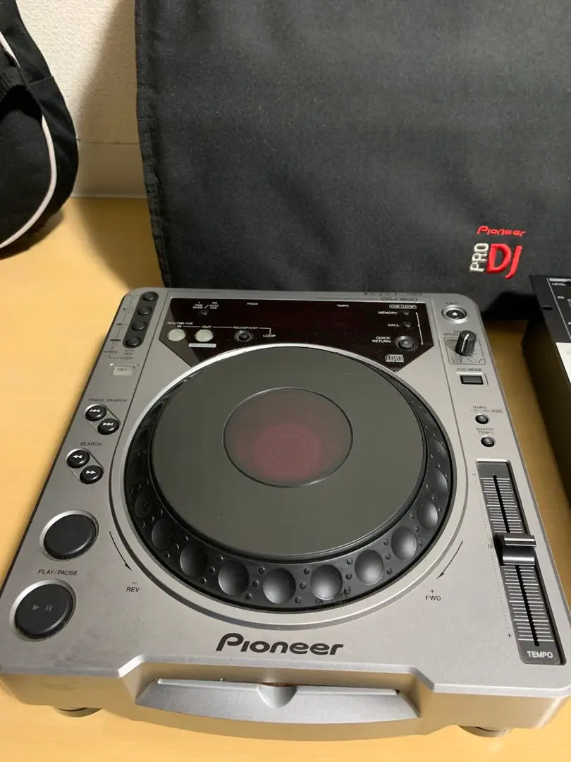 Vestax RED DJミキサーとパイオニアCDJ 800MK2×2台 感謝価格】 Vestax RED DJミキサーとパイオニアCDJ 800MK2×2台