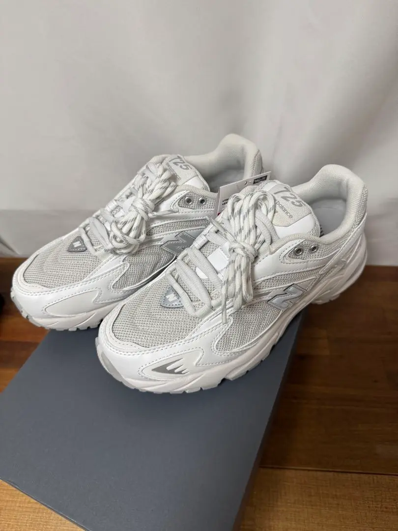 NEW BALANCE ニューバランス スニーカー ML725UGW 24.0 二子玉) NEW BALANCE ニューバランス ML725UGW オフホワイト