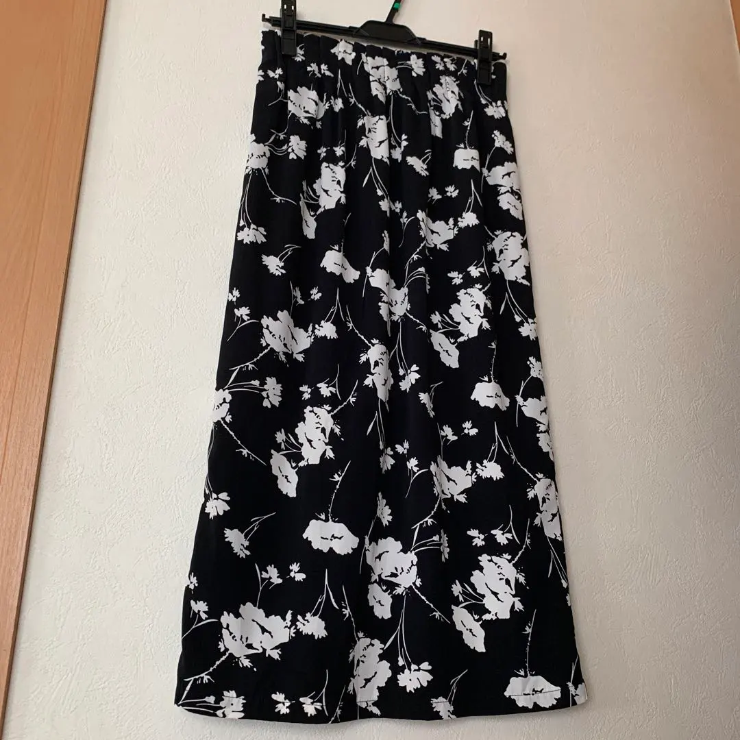 Thumbnail of Floral print long skirt, black and white floral pattern