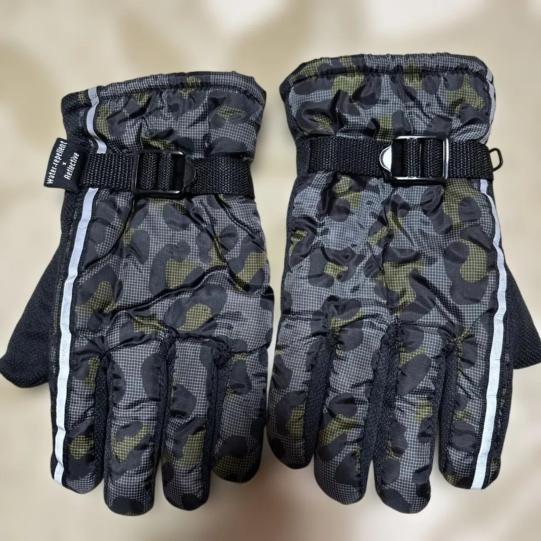 Thumbnail of Camouflage Pattern Nylon Gloves with Fleece Lining
