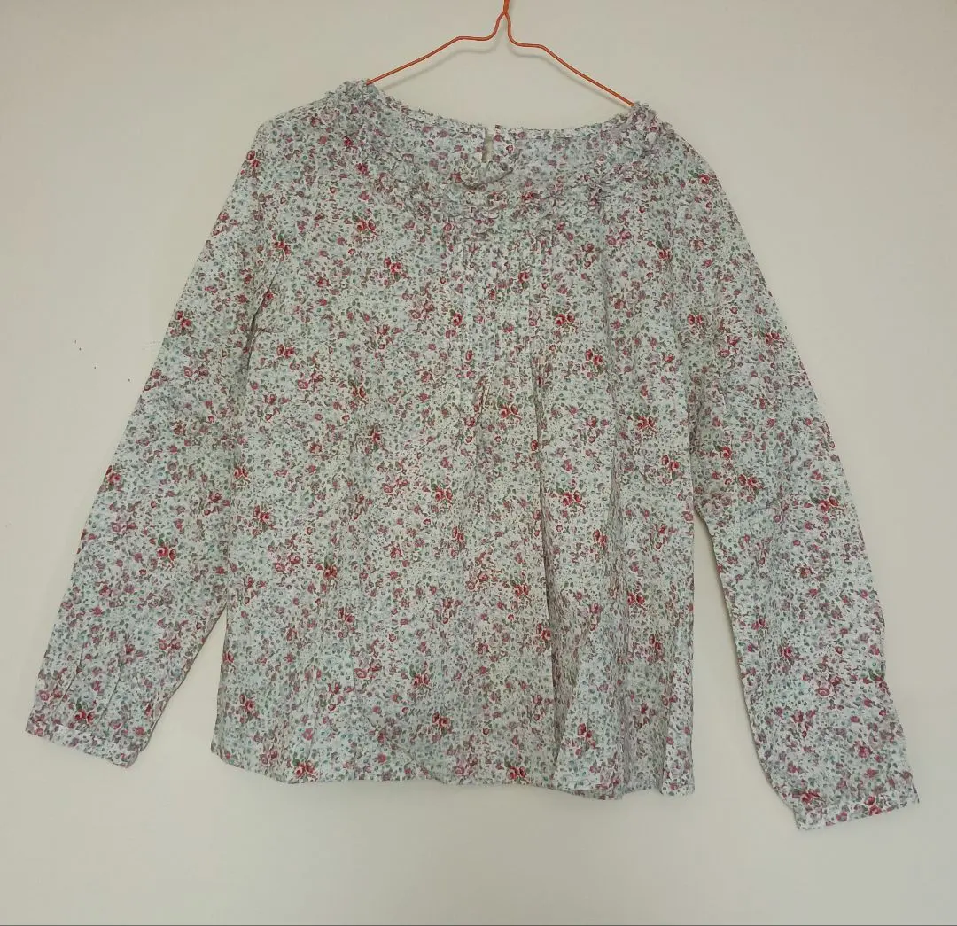 Thumbnail of Floral long-sleeved blouse with frills