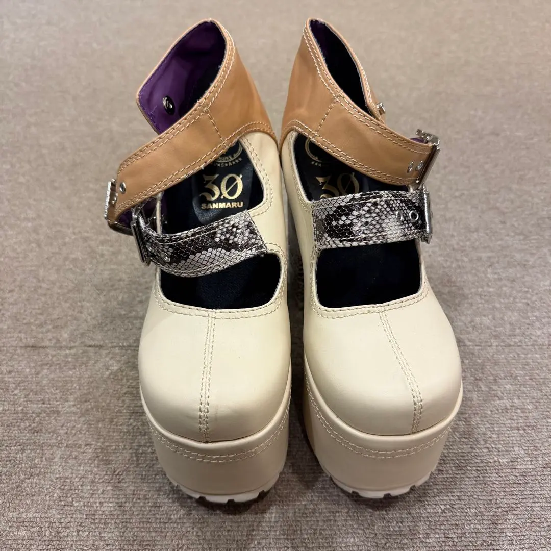 Thumbnail of YOSUKE Yosuke Platform Pumps Ivory