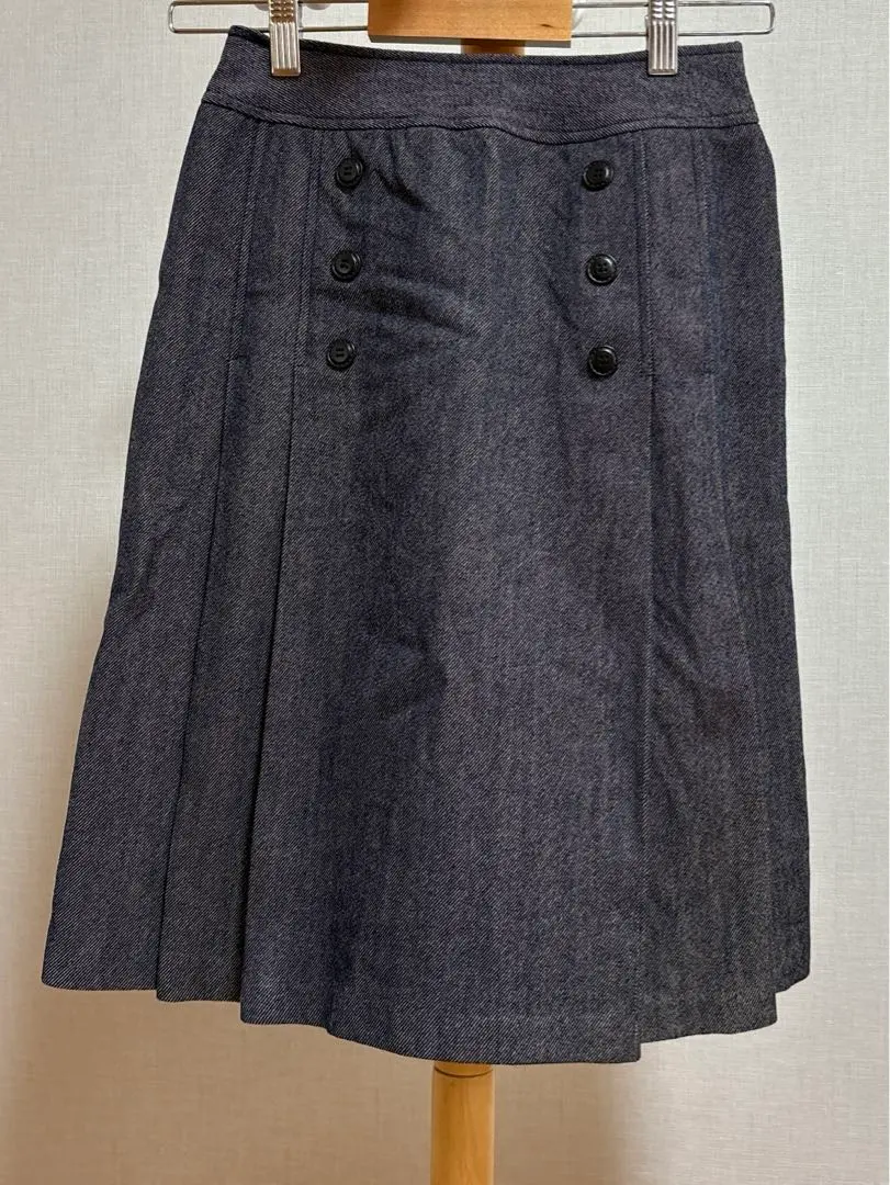 Thumbnail of Women's skirt denim