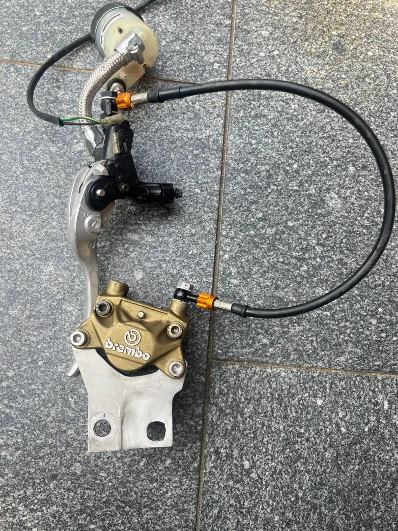 brembo ゴールド ブレーキキャリパー 2個セット XJR400 すぐに発送・実動車外し】brembo ブレーキキャリパー ゴールド