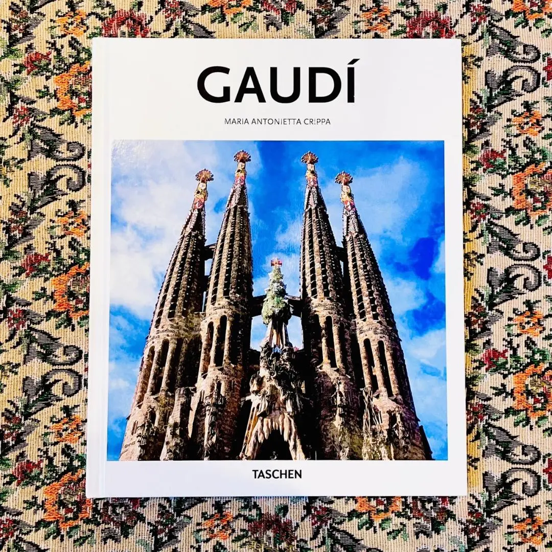ガウディ作品集　antoni gaudi  スペイン語 ガウディ作品集 antoni gaudi スペイン語 本