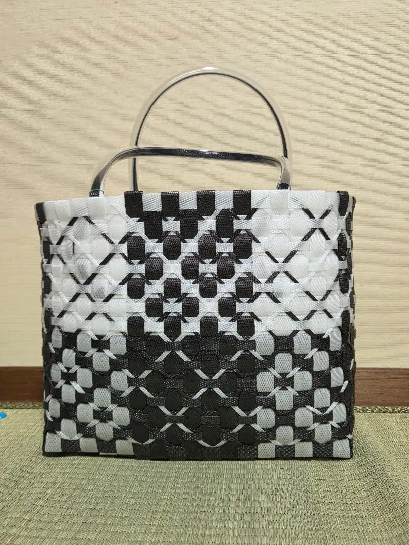 Thumbnail of Making Water and Time Your Allies: PP Band Woven Basket Bag ⑧