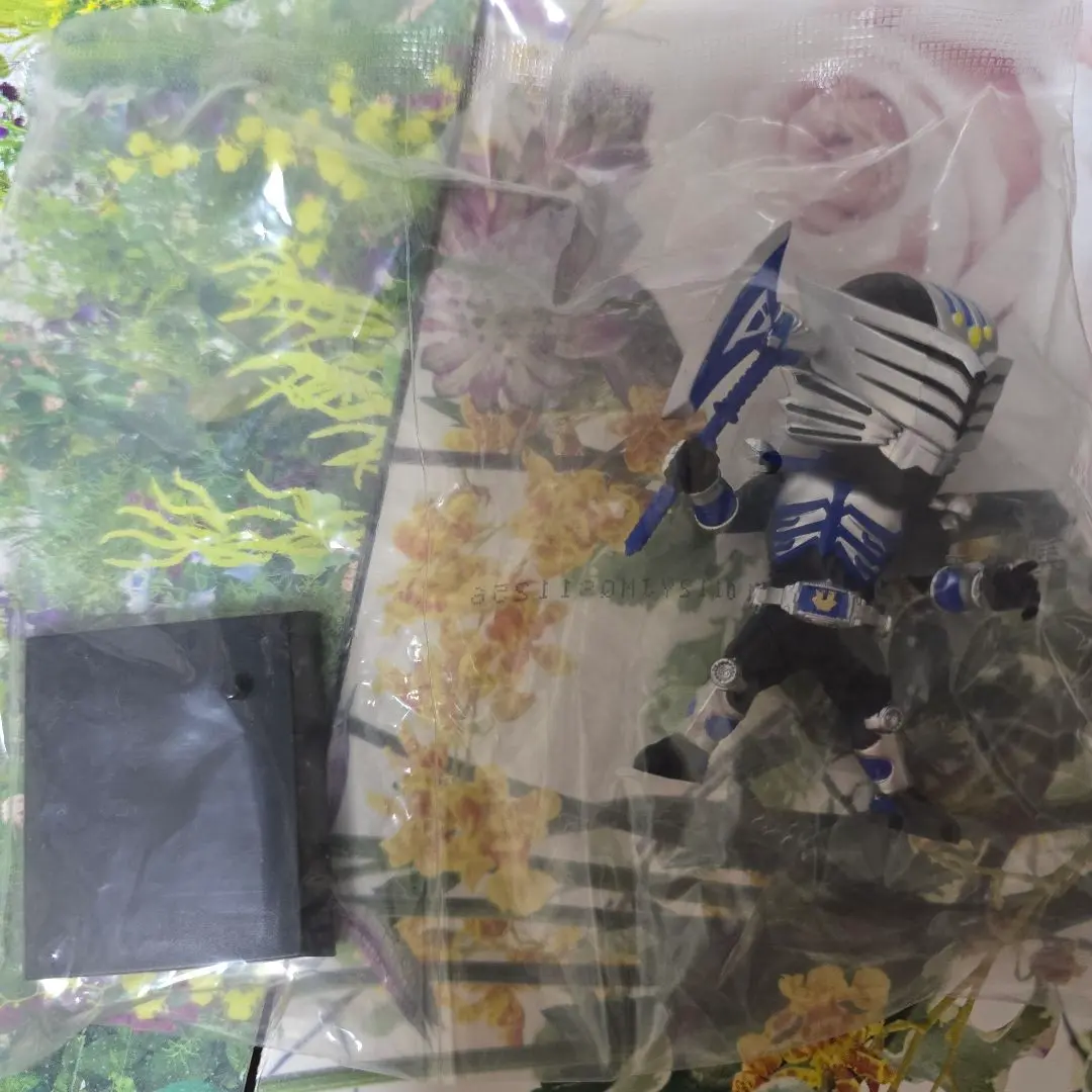 仮面ライダー龍騎 アクスタ メタルチャーム ピンバッジ 仮面ライダーストア on X: 