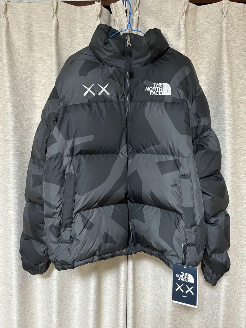 極美品 THE NORTH FACE×KAWS ダウンジャケット ヌプシ コラボ第2弾】KAWS(カウズ) × THE NORTH FACE(ザ ノースフェイス