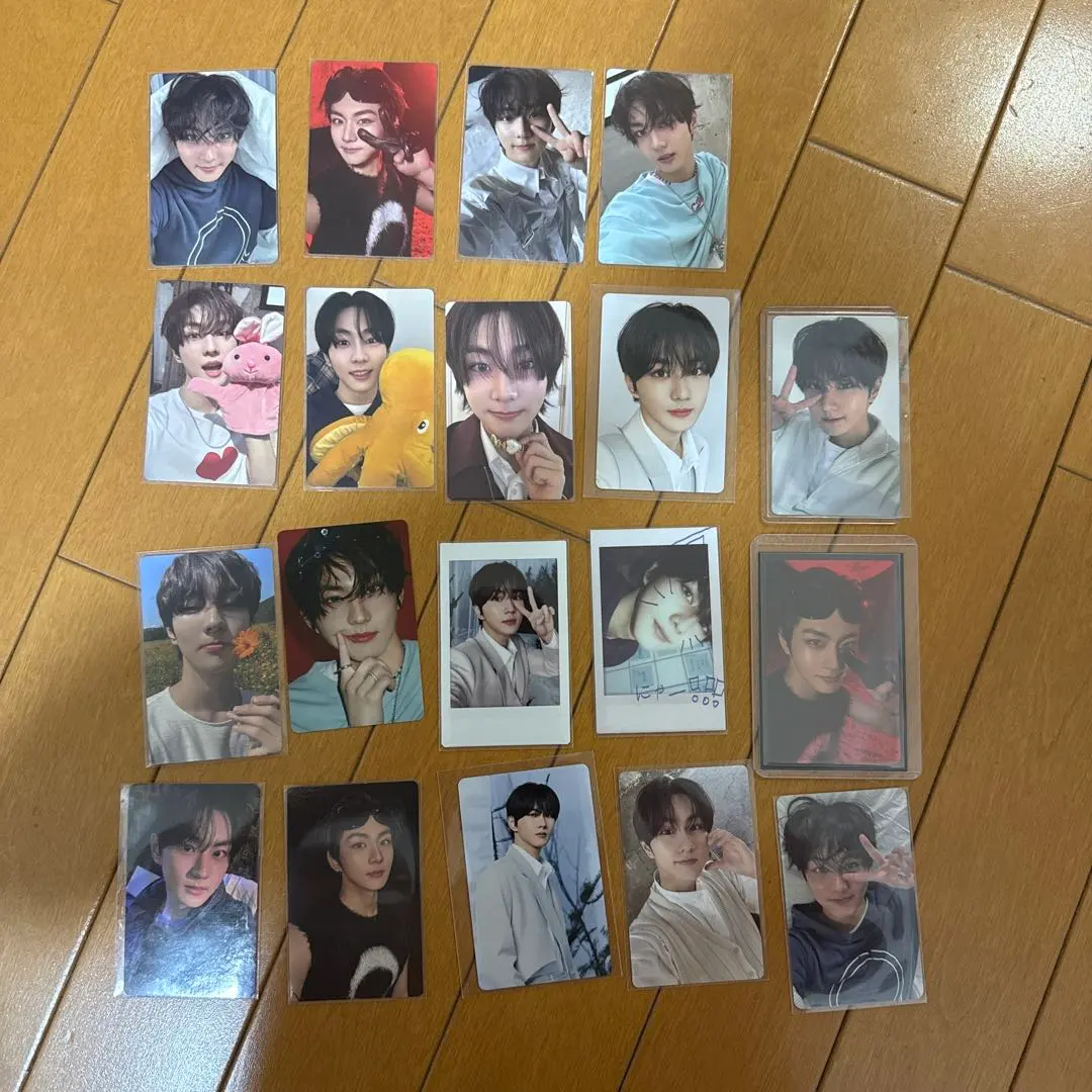 Thumbnail of Johnwon Trading Card Lot