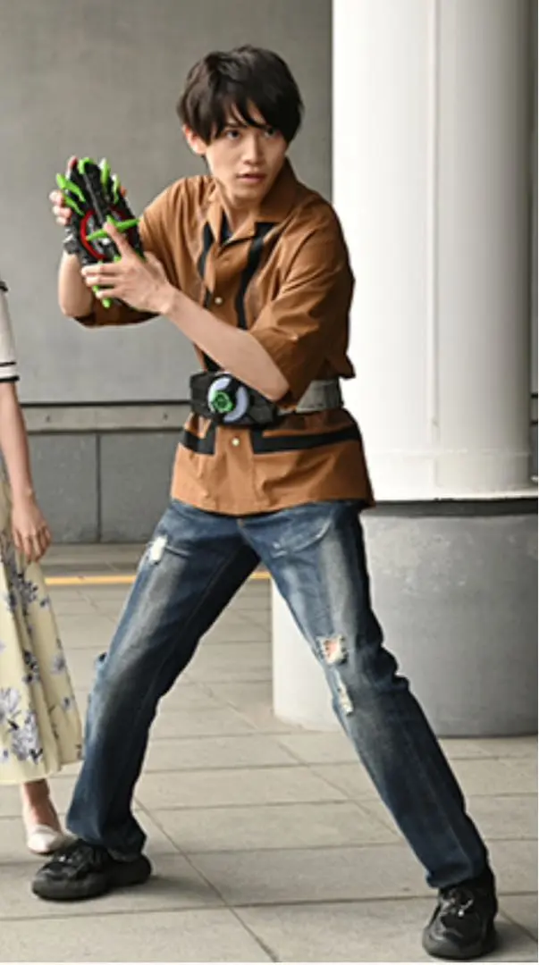 5月末まで出品]仮面ライダータイクーン桜井景和映画着用衣装M