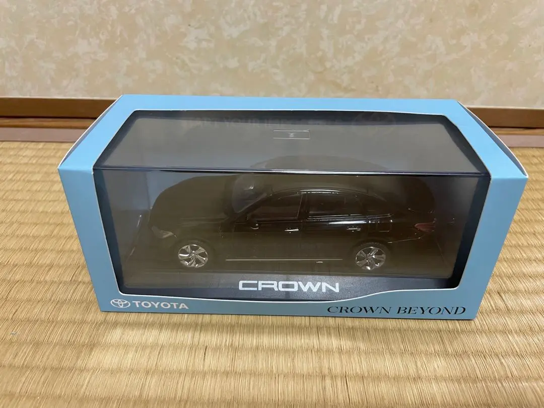 Amazon.co.jp: 新型クラウンセダン ミニカー カラーサンプル