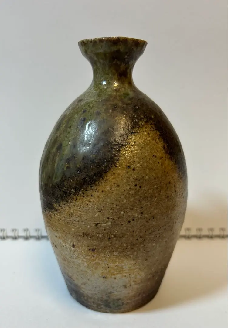 Thumbnail of Gray glazed tokkuri (sake bottle)