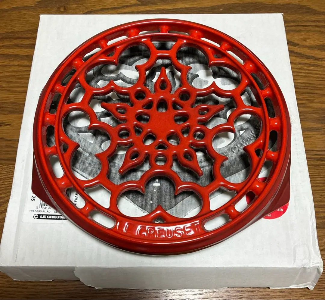 本日限定値下げ☆ ルクルーゼ　トリベット　鍋敷き　シフォンピンク　（新品未使用） ルクルーゼ鍋が売れる4つの特徴。使い方や注意点、おすすめ10選