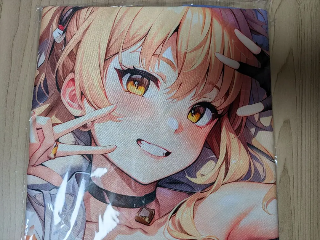 Thumbnail of Peach skin dakimakura cover 3