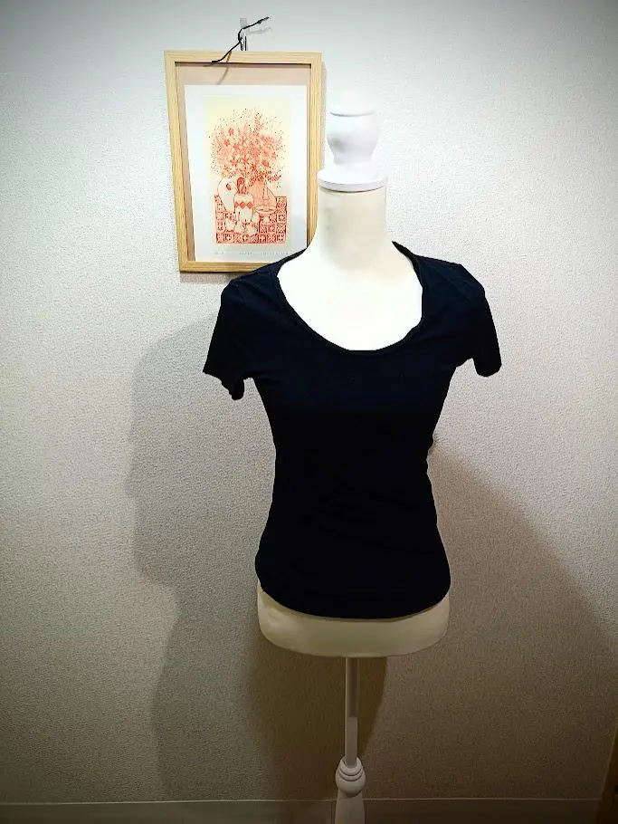 Thumbnail of Fitted black short-sleeved T-shirt