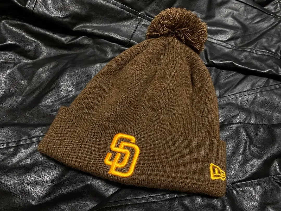 パドレス　ニット帽　メジャー帽子　ほぼ新品 NEW ERA/ニューエラ ビーニー ダブルC.BASIC CUFF パドレス