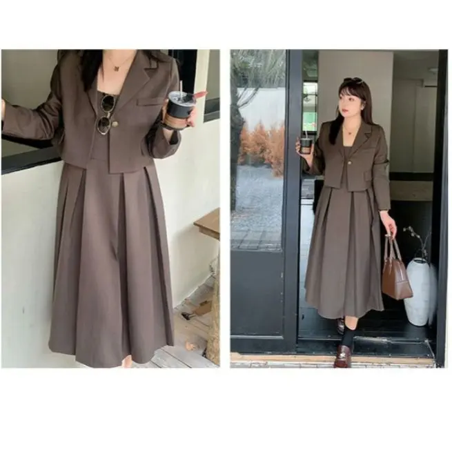 Thumbnail of Short jacket + shoulder strap long dress suit