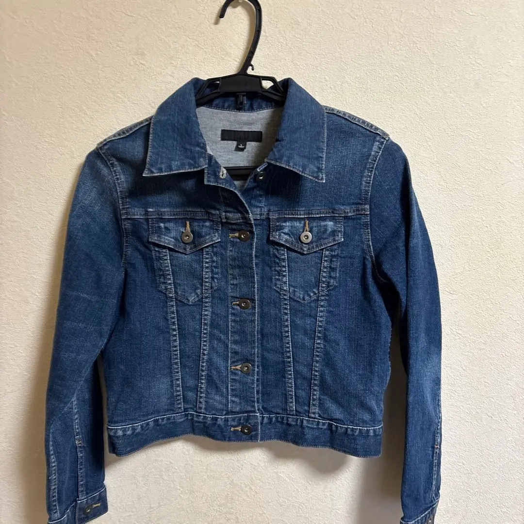 Thumbnail of Excellent condition UNIQLO women's denim jacket, size L