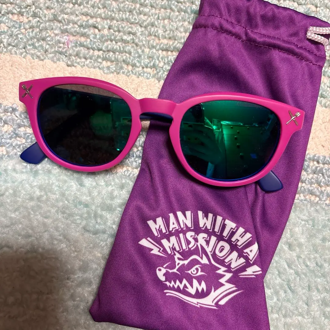 マンウィズ サングラス ラバーバンド 絆創膏セット MAN WITH A MISSION | GoodsLookbook