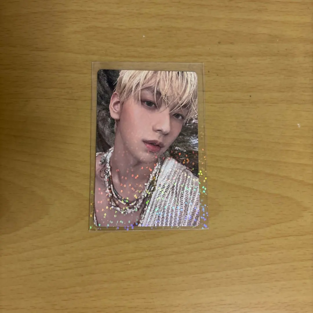 Thumbnail of TXT Soobin "Temptation" Weverse version trading card
