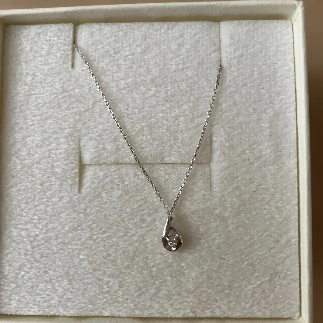 Thumbnail of K10 white gold necklace