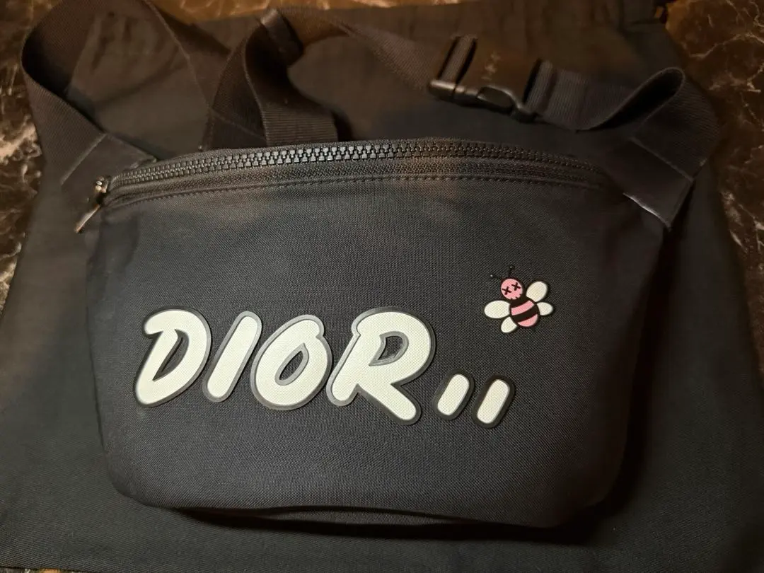 希少✨美品　Dior × KAWS ディオール　カウズ　ボストンバッグ 2025年最新】dior kaws バッグの人気アイテム - メルカリ